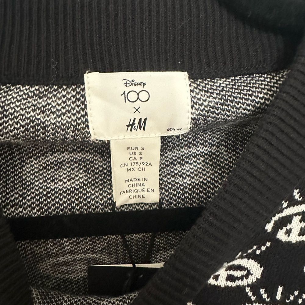 H&M Disney Shirt - Picture 2 of 8